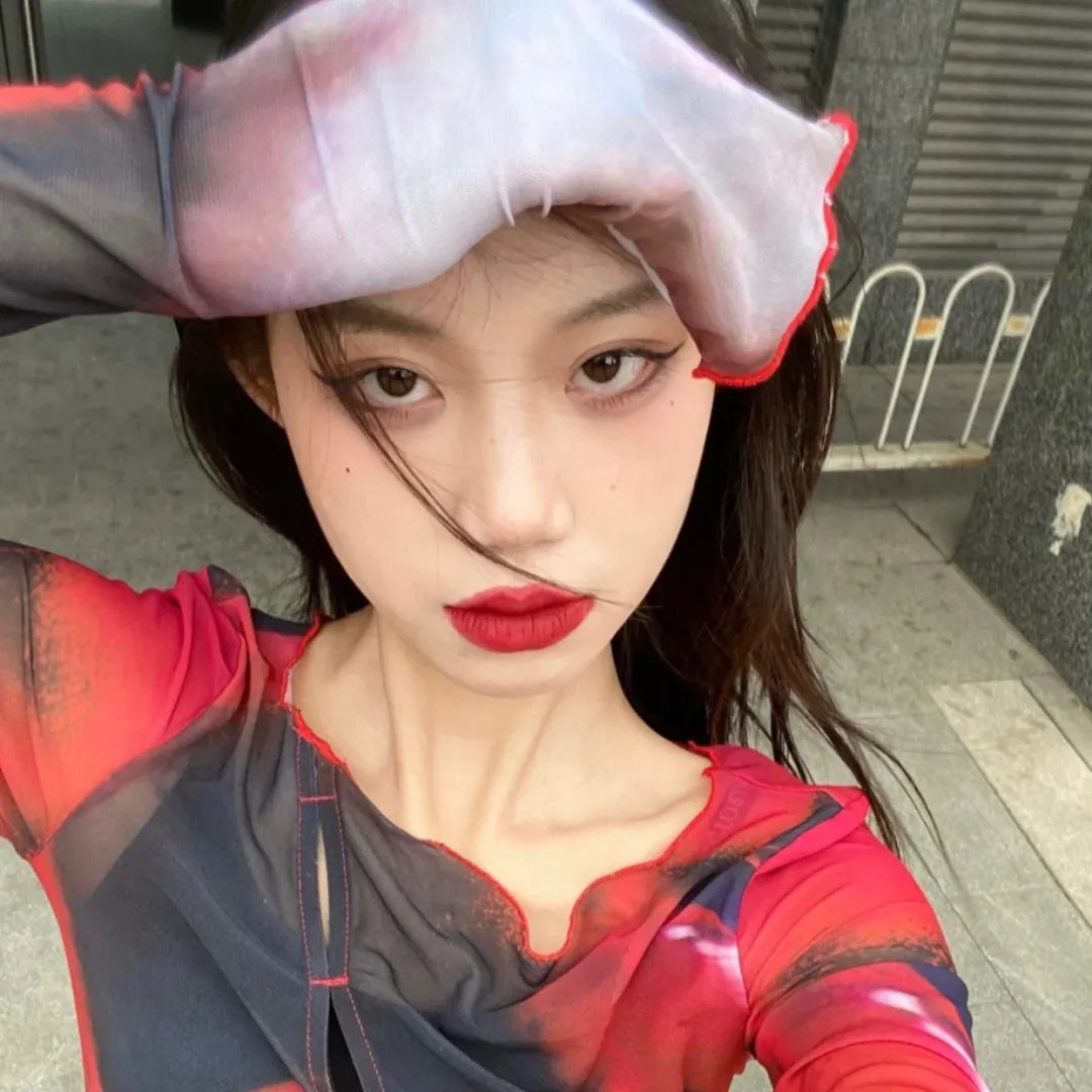 甜诱成瘾，年下弟弟又野又凶